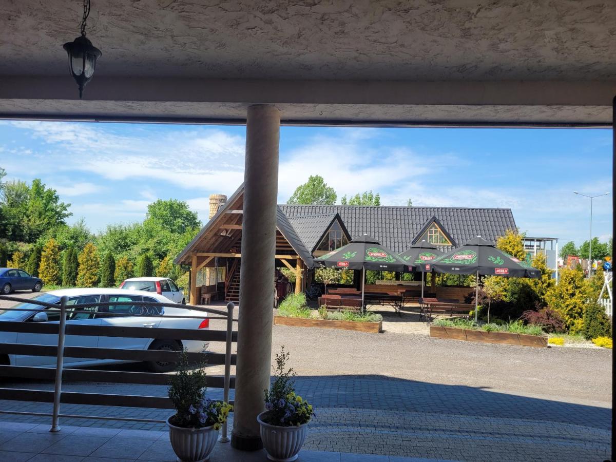 Karczma Goralska Bed and Breakfast Wisznice Exteriör bild
